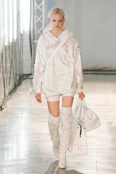 Look 4